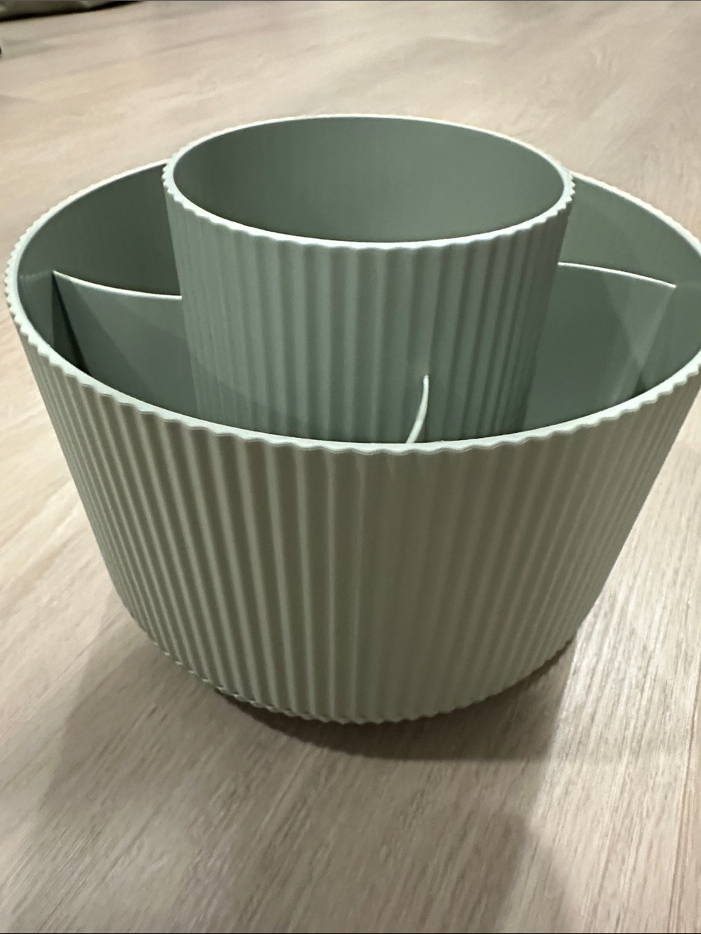 Threshold - Ribbed Green Pencil/Pen Divider - Picture 3 of 4